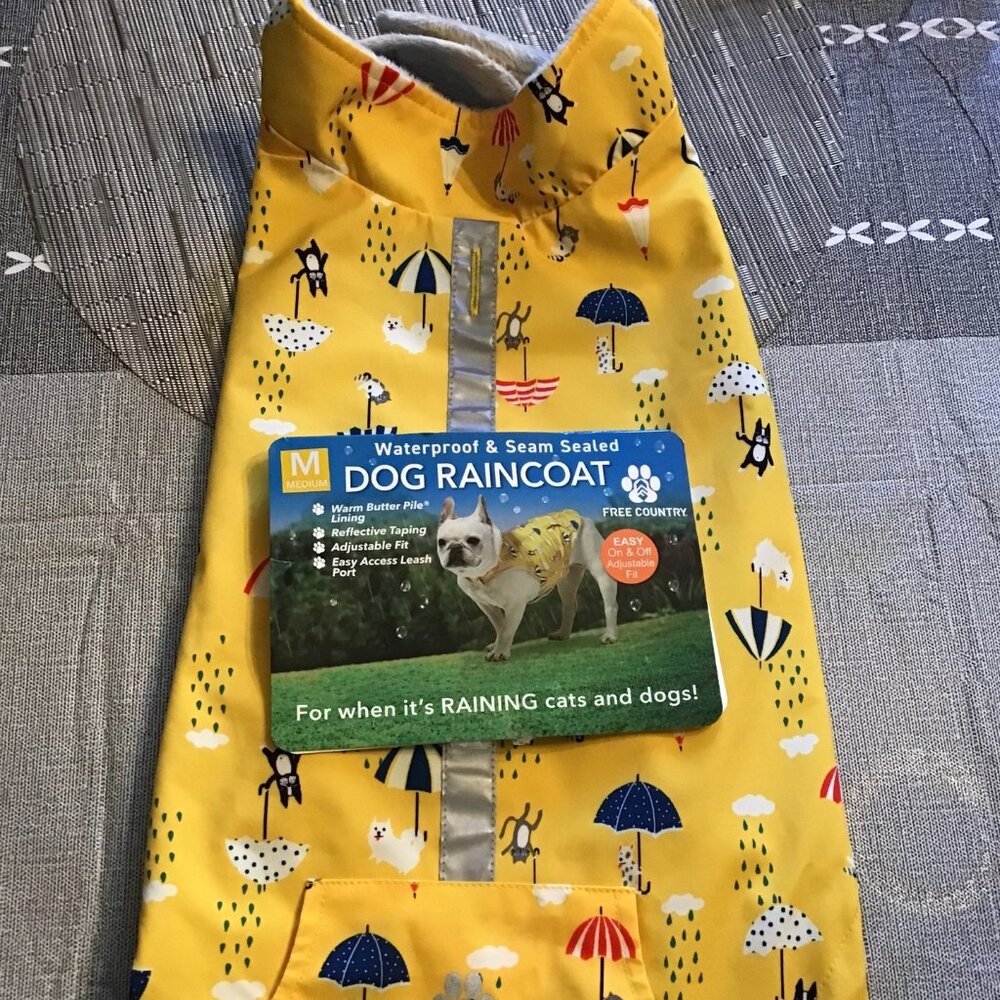 Free Country Dog Raincoat--Nice Shape; for dogs 25-50 lbs. with a 16-20in. back